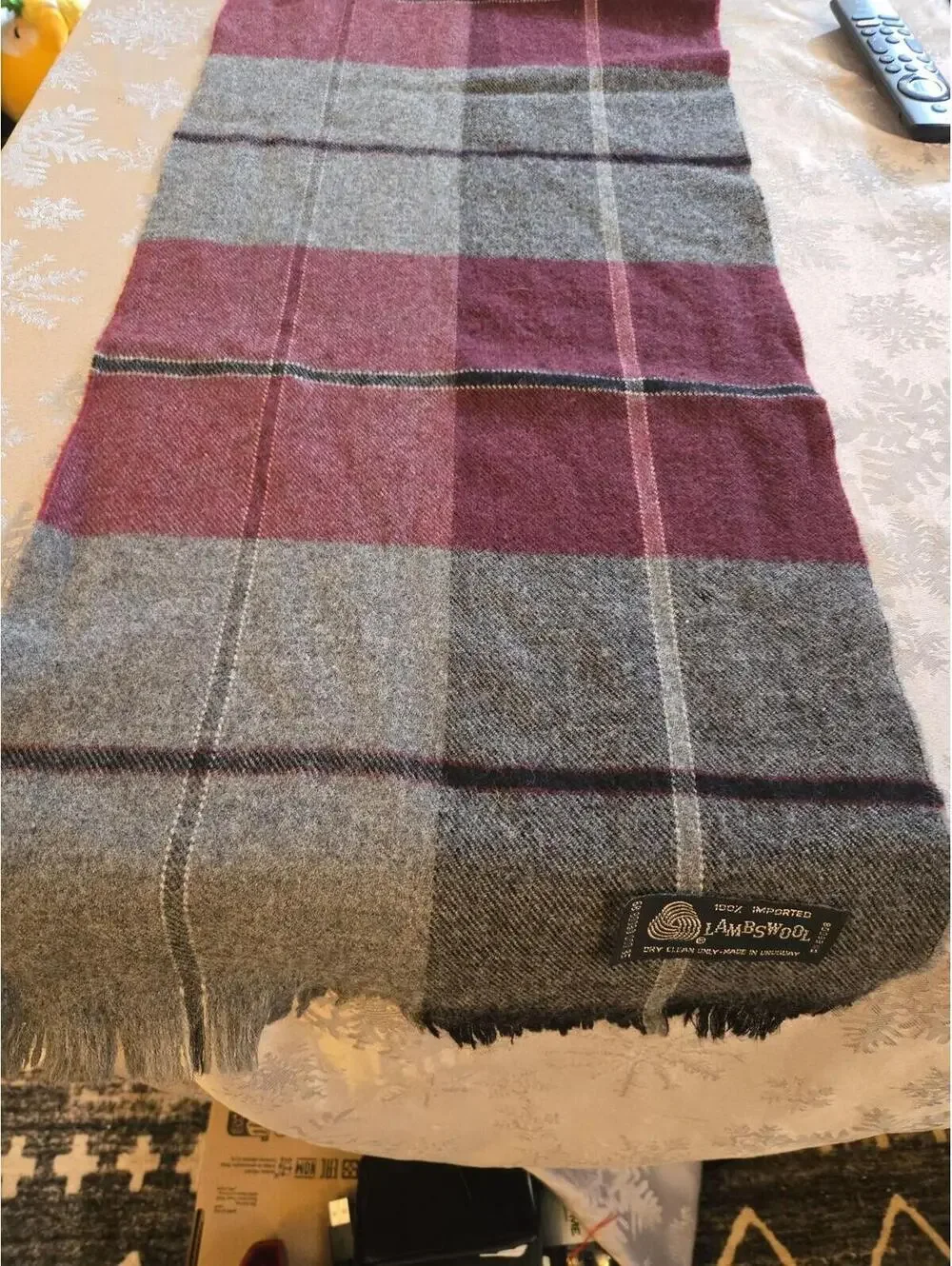 Vintage 100% Lambswool Plaid Scarf Made in Uruguay - Picture 4 of 4